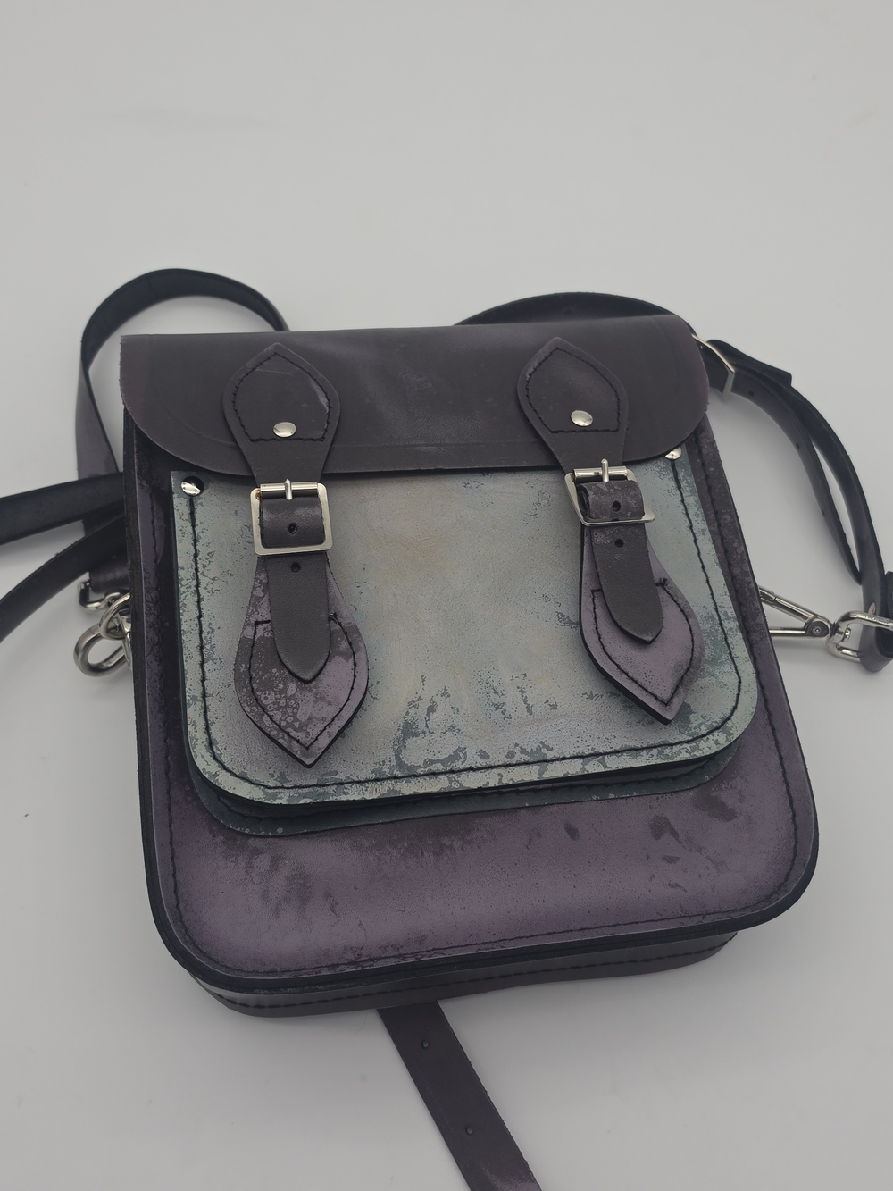 Cambridge Sachel Company-Chris BENZ EDITION Leather Messenger Bag marbled Purple